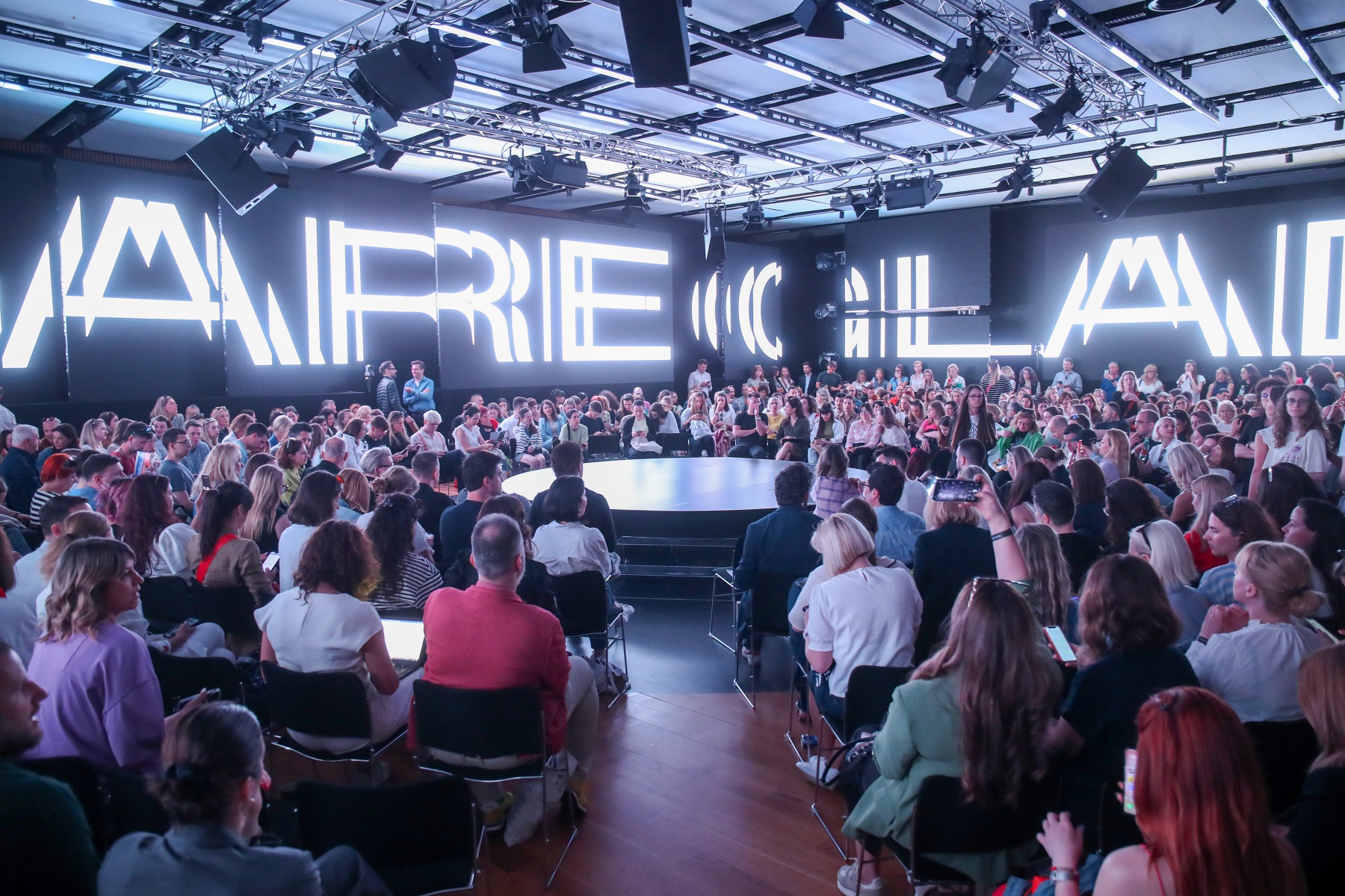 Ne morate biti u Rovinju da biste bili u središtu zbivanja – pratite Dane komunikacija online!